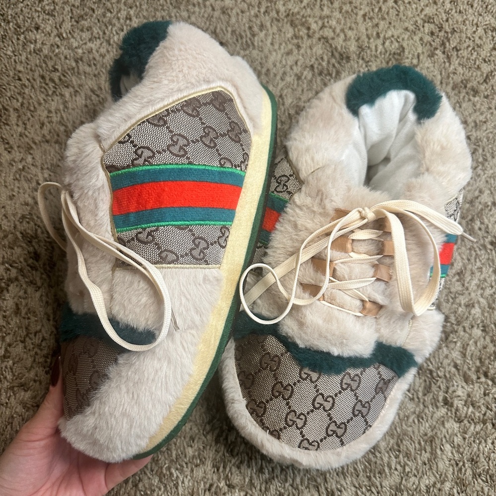 Faux GUCCI Fuzzy Slippers Large